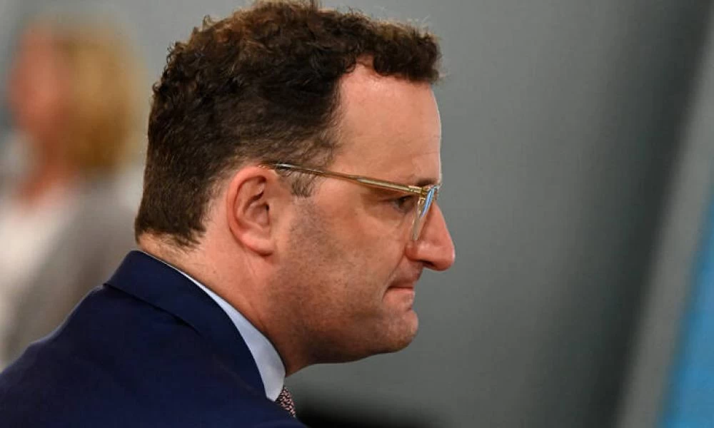 Γερμανία: Πολέμιοι των μέτρων του κορονοϊού έφτυσαν τον υπουργό Υγείας